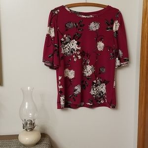 Worthington floral flutter sleeve blouse